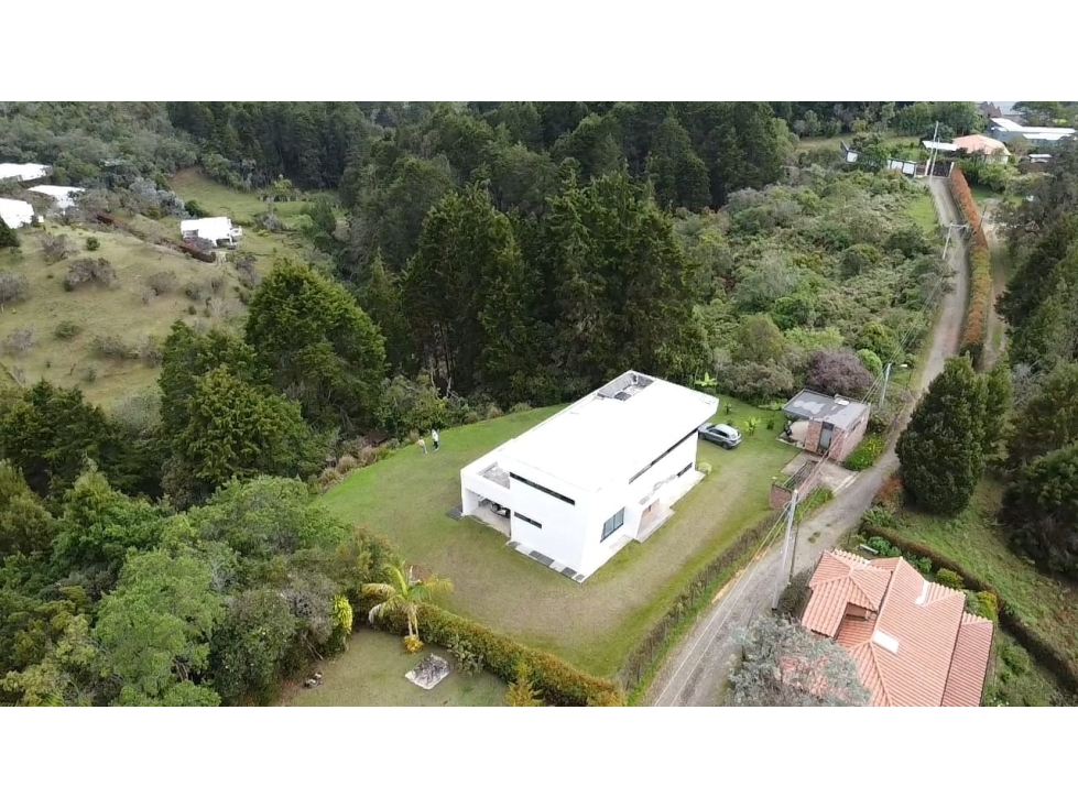MODERNA CASA CAMPESTRE GUARNE VEREDA LA MOSQUITA — foto 3
