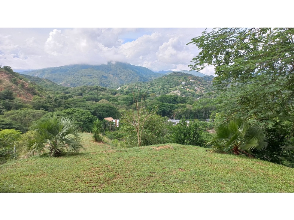 FINCA EN PARCELACION ENTRE SAN JERONIMO Y SANTA FE DE ANTIOQUIA — foto 2