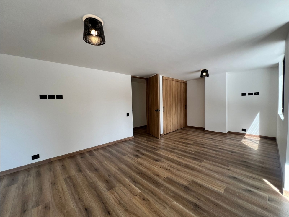 HERMOSO APARTAMENTO POBLADO COUNTRY CLUB TOTALMENTE REMODELADO — foto 6