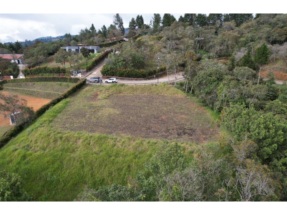 HERMOSO LOTE EN PARCELACIÓN EN GUARNE — foto 5