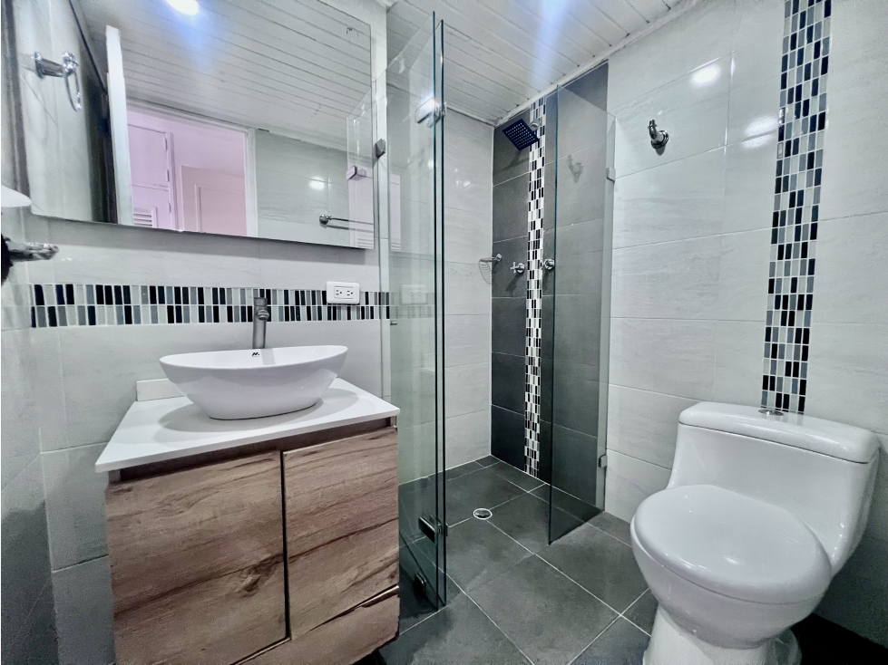 APARTAMENTO POBLADO SECTOR LAS LOMAS PARA REMODELAR — foto 6