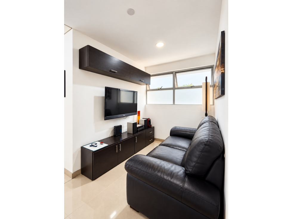APARTAMENTO AMPLIO SIN PONIENTE ENVIGADO SECTOR COLEGIO CUMBRES — foto 3