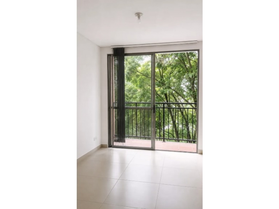 APARTAMENTO ENVIGADO EDIFICIO SECTOR INMACULADA PARQUEADERO Y UTIL — foto 6