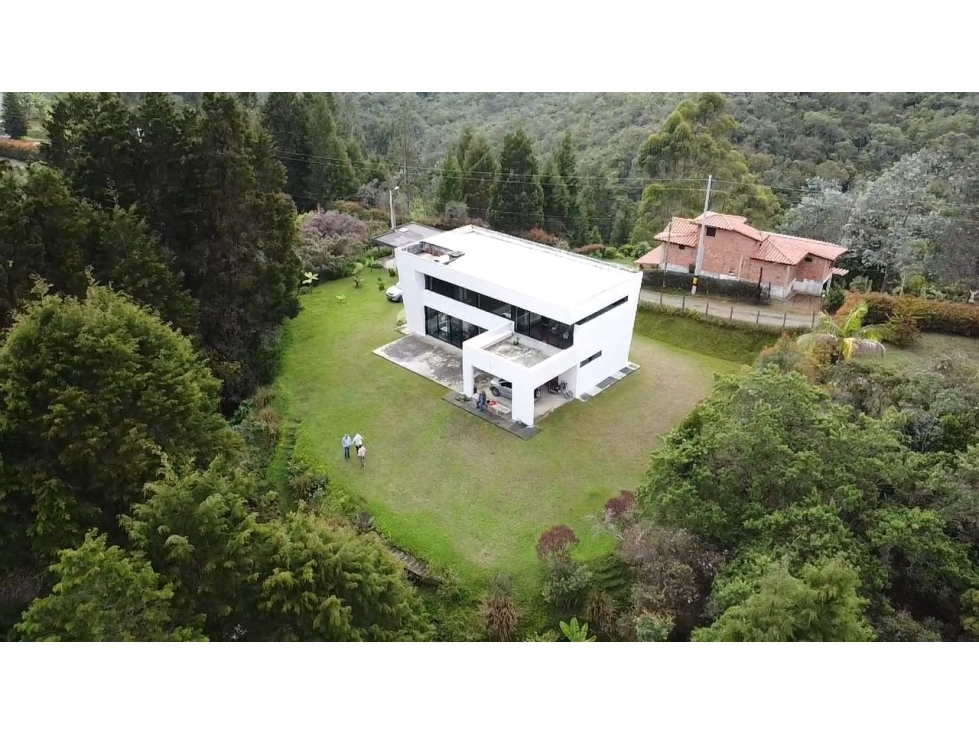 MODERNA CASA CAMPESTRE GUARNE VEREDA LA MOSQUITA — foto 4