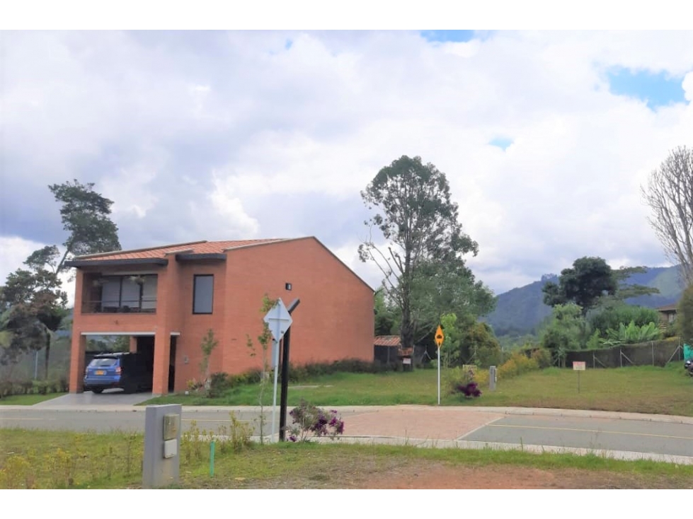 HERMOSO LOTE LISTO PARA CONSTRUIR EN UNIDAD CERRADA EL RETIRO — foto 3