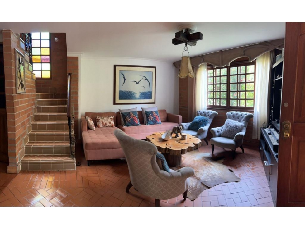 HERMOSA CASA EN UNIDAD EXCLUSIVA EN SABANETA — foto 6