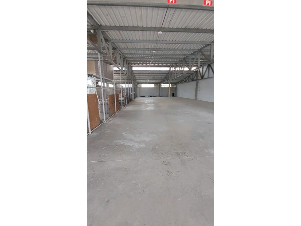 EDIFICIO COMPLETO CON 2 LOCALES COMERCIALES Y BODEGA NUEVO HORIZONTE - 6