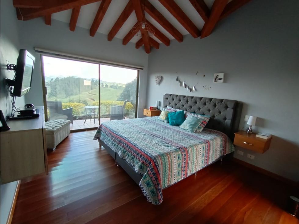HERMOSA CASA FINCA EN EL RETIRO A 10 MINUTOS DEL PARQUE — foto 3
