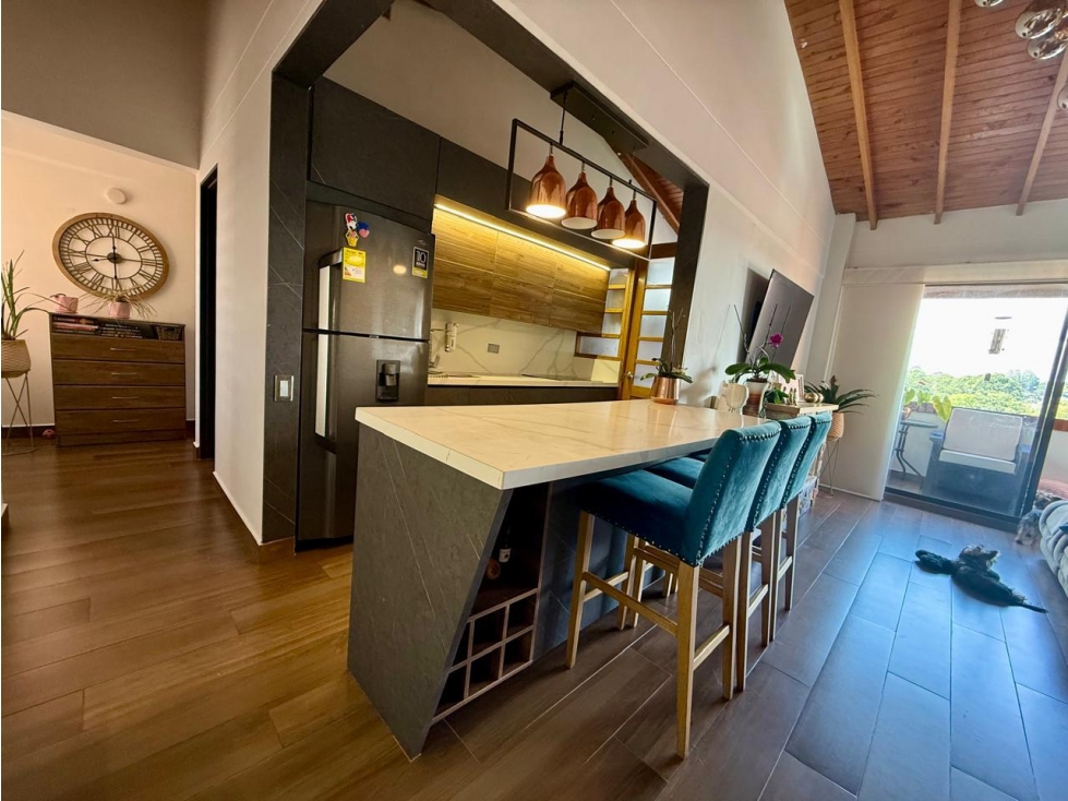 HERMOSO APARTAMENTO REMODELADO EN ZONA CENTRAL DE RIONEGRO