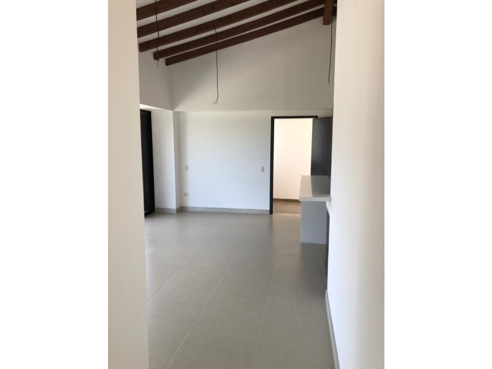 APARTAMENTO EN EL RETIRO ULTIMO PISO CON ASCENSOR — foto 4