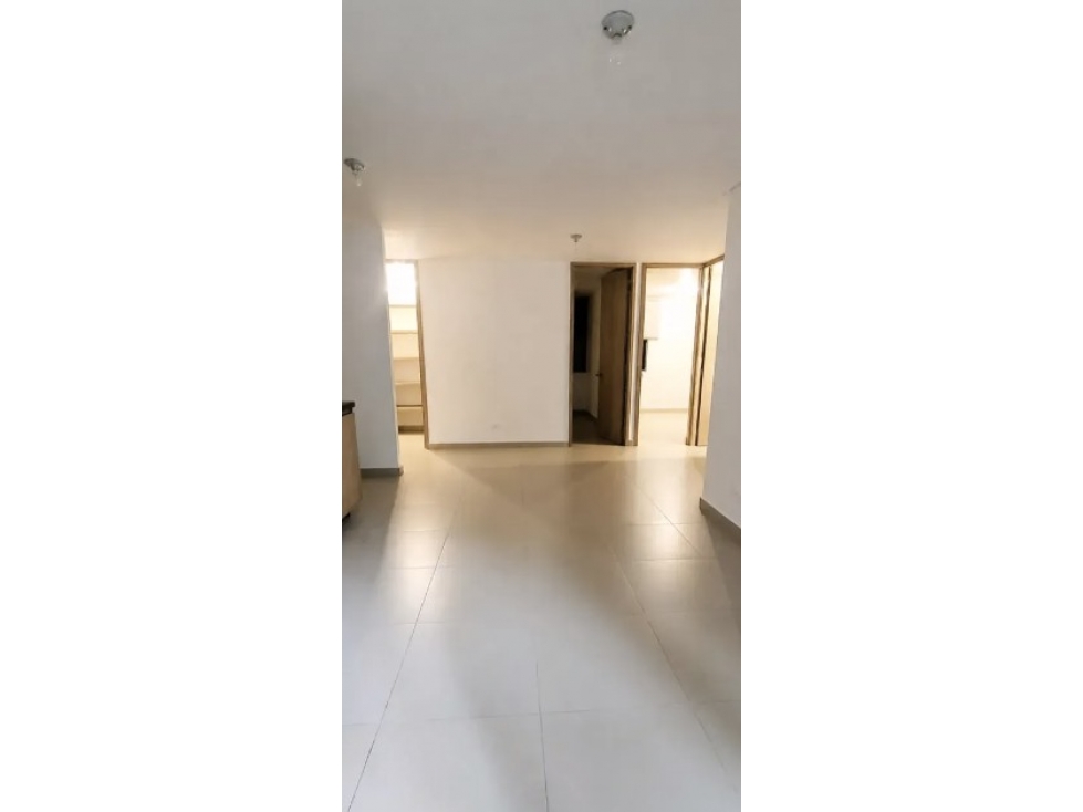 APARTAMENTO ENVIGADO EDIFICIO SECTOR INMACULADA PARQUEADERO Y UTIL — foto 3