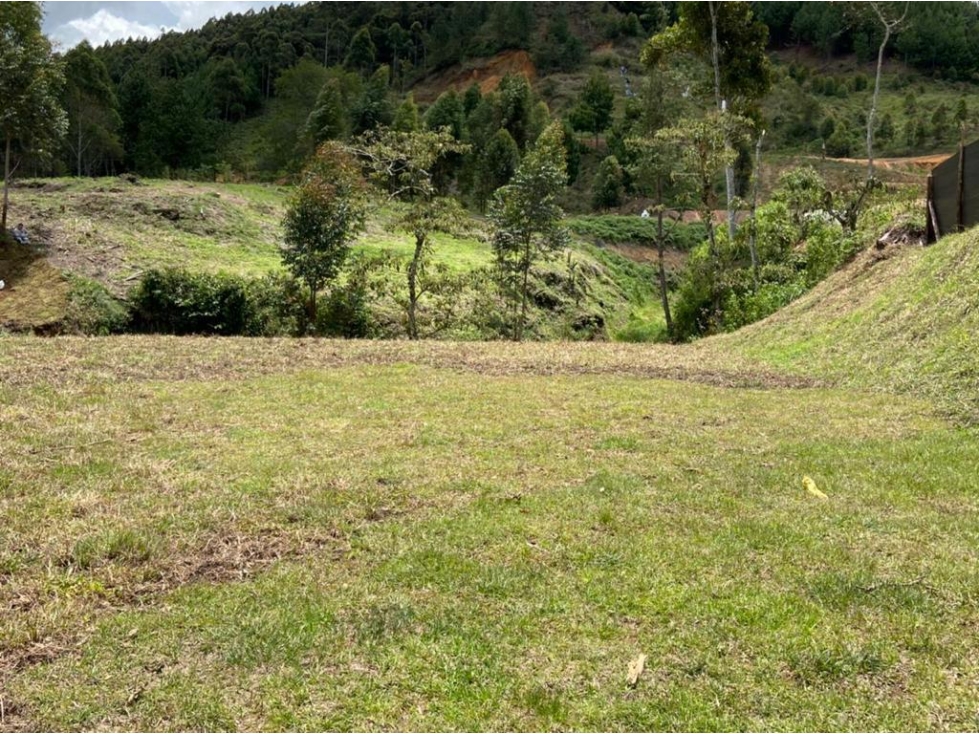 EN EXCLUSIVA PARCELACION LOTE EL RETIRO VIA DON DIEGO LLANOGRANDE