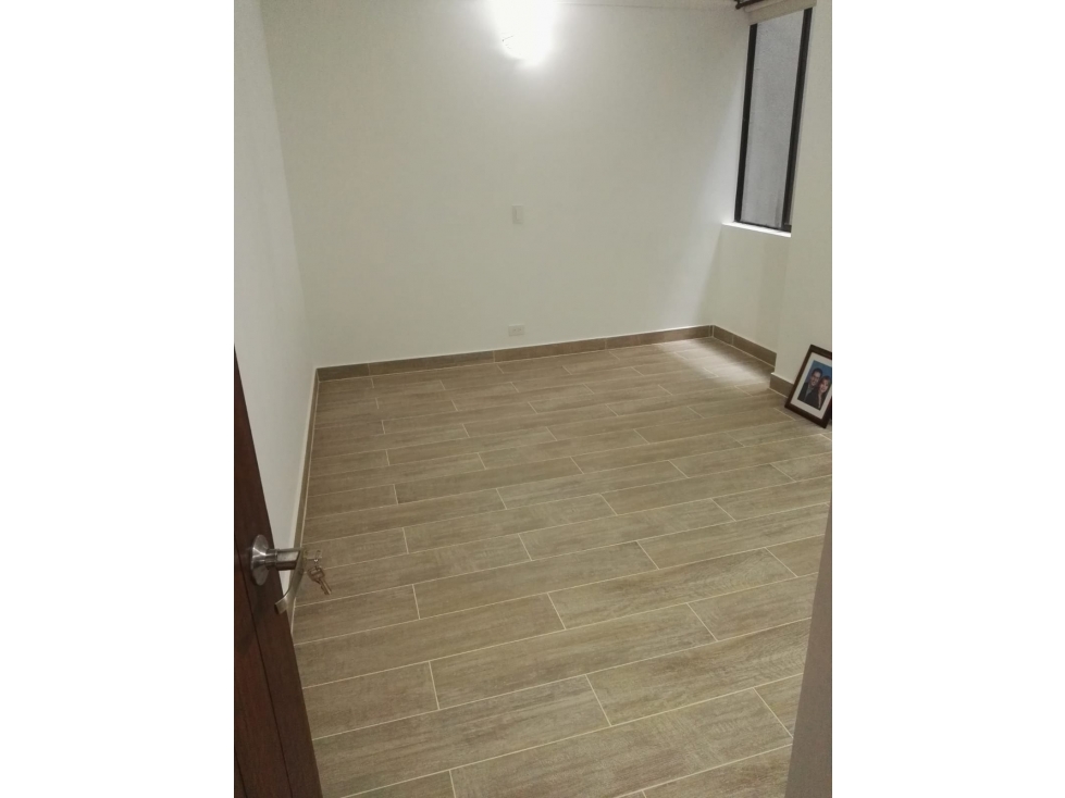 AMPLIO APARTAMENTO LAURELES — foto 6