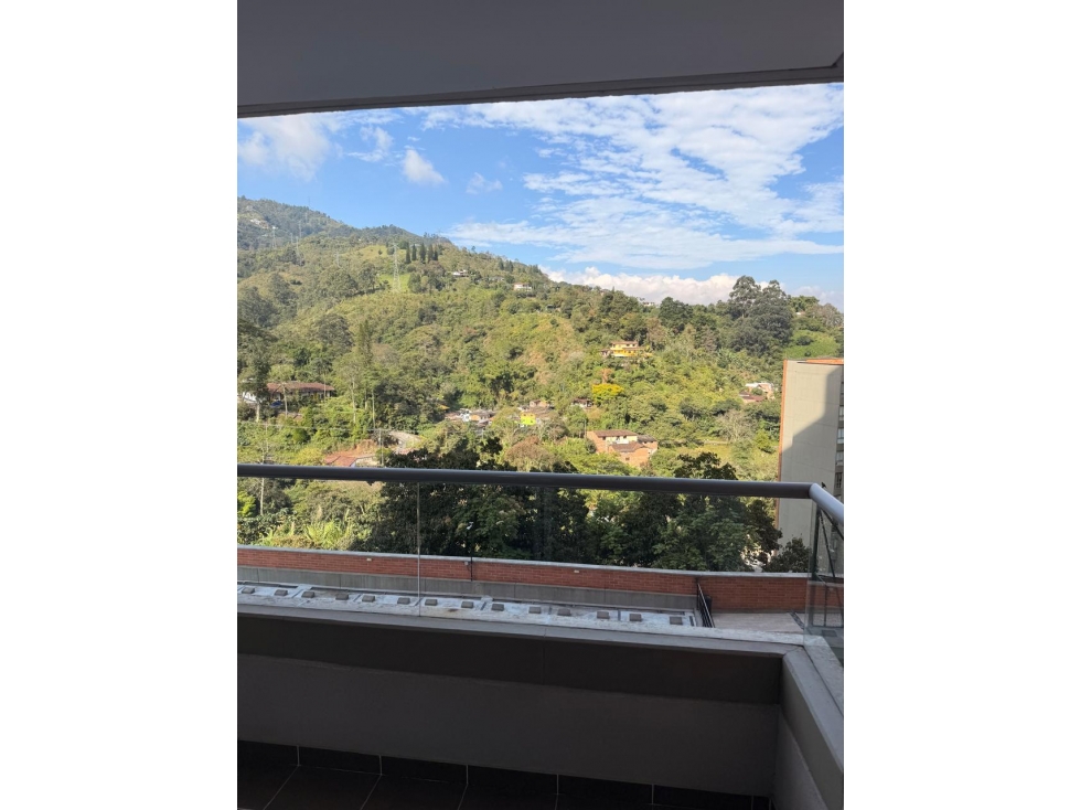 APARTAMENTO ENVIGADO ILUMINADO VISTA VERDE CAMINO VERDE VIA EL SALADO — foto 3