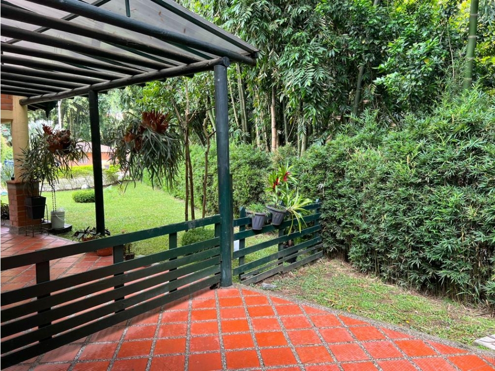 HERMOSA CASA EN UNIDAD EXCLUSIVA EN SABANETA — foto 5
