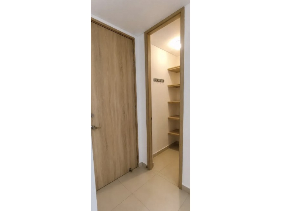 APARTAMENTO ENVIGADO EDIFICIO SECTOR INMACULADA PARQUEADERO Y UTIL — foto 4