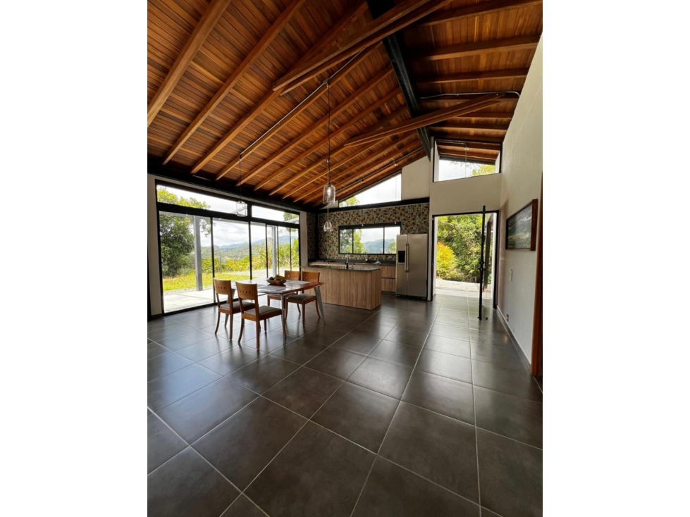 HERMOSA CASA DE UN SOLO NIVEL CAMPESTRE ENVIGADO ALTO DE LAS PALMAS — foto 3
