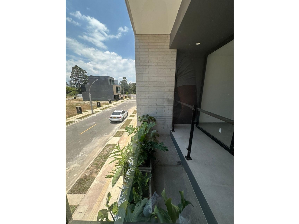 ESTRENA CASA DE 3 NIVELES EN UNIDAD ABIERTA RIONEGRO BARRO BLANCO — foto 2