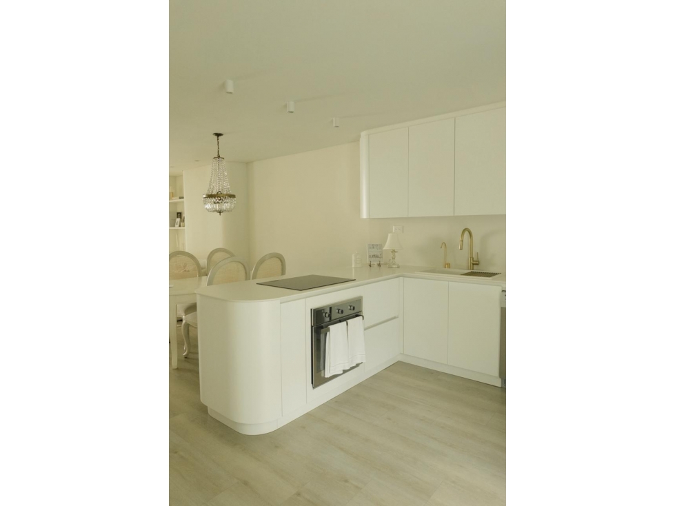 APARTAMENTO MEDELLIN TOTALMENTE REMODELADO POBLADO CIUDAD DEL RIO — foto 3
