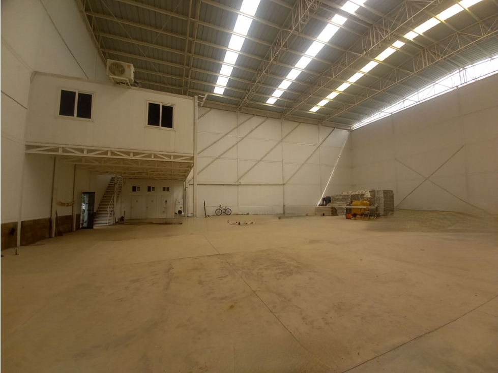 BODEGA EN PARQUE INDUSTRIAL JUAN MINA SECTOR GALAPA - 3