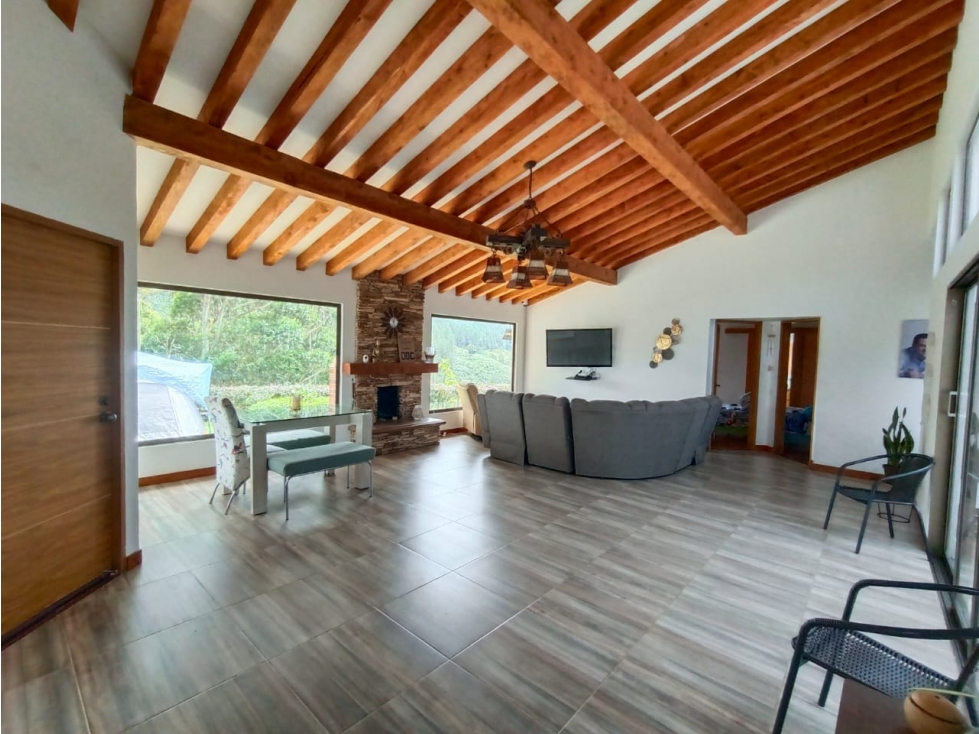 HERMOSA CASA FINCA EN EL RETIRO A 10 MINUTOS DEL PARQUE — foto 2
