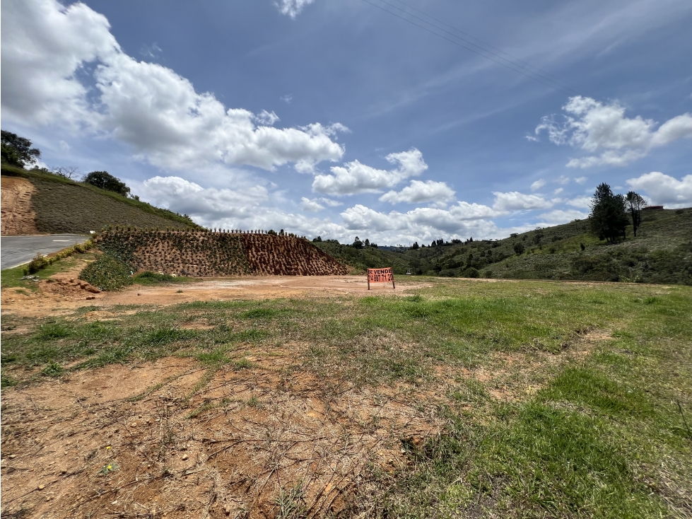 LOTE EN GUARNE UNIDAD CERRADA GUARNE A SOLO 10 MIN DEL AEROPUERTO — foto 2