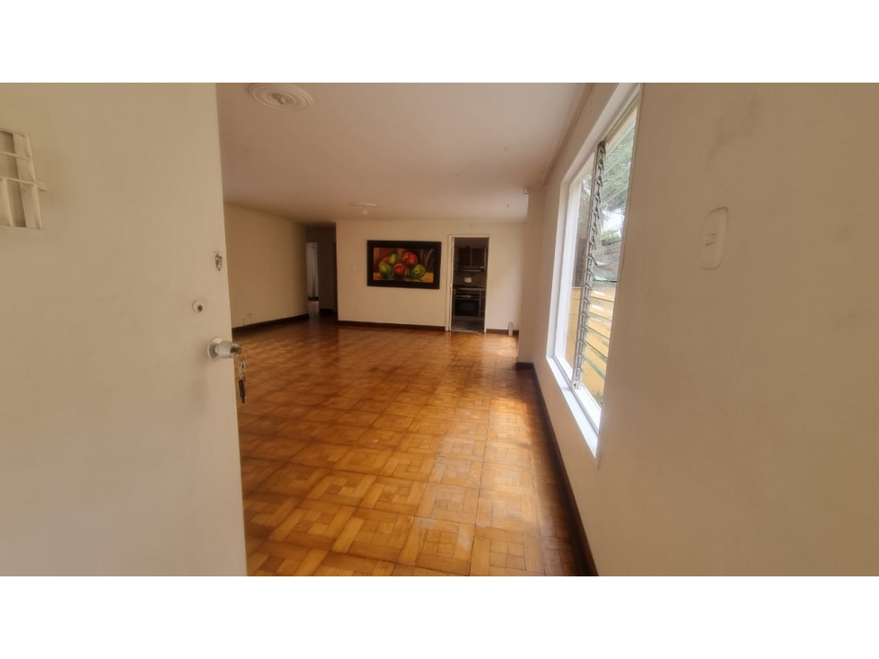 APARTAMENTO EN LAURELES PARA REMODELAR EXCELENTE PRECIO METRO2