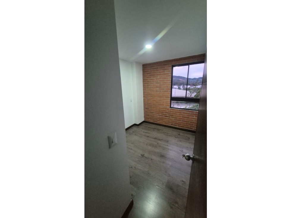 APARTAMENTO LA CEJA CERCA AL VIVA SECTOR SAN CAYETANO — foto 4
