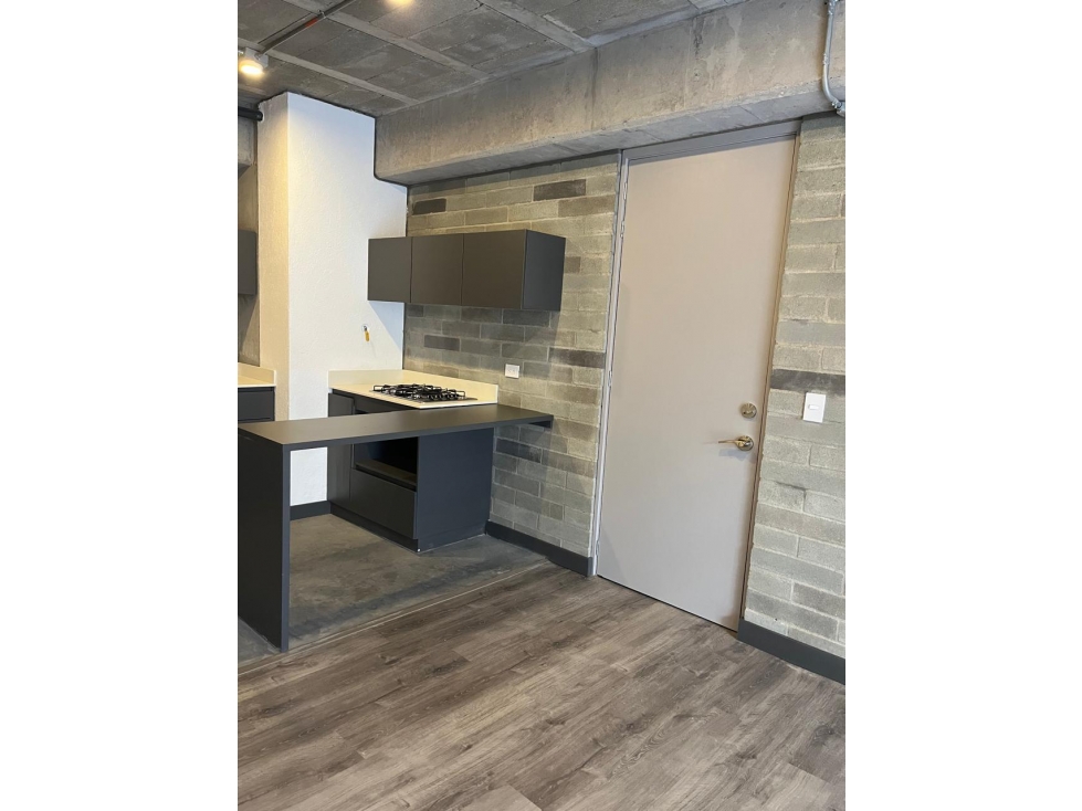 APARTAMENTO EN LA CEJA CON HERMOSA VISTA INTERIOR — foto 3