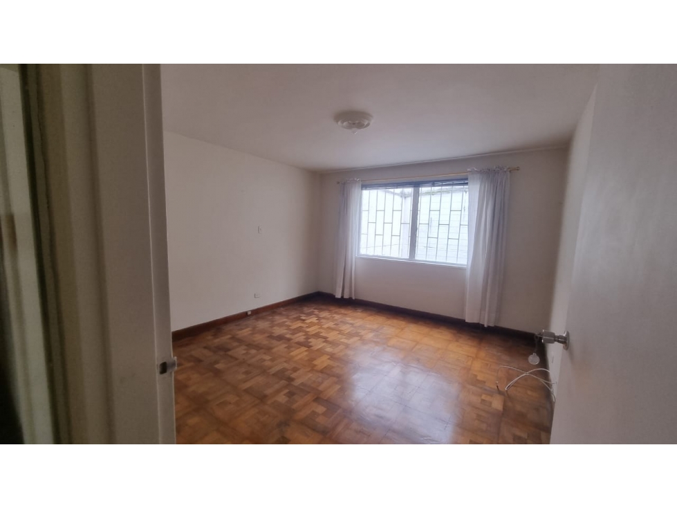 APARTAMENTO EN LAURELES PARA REMODELAR EXCELENTE PRECIO METRO2 — foto 5