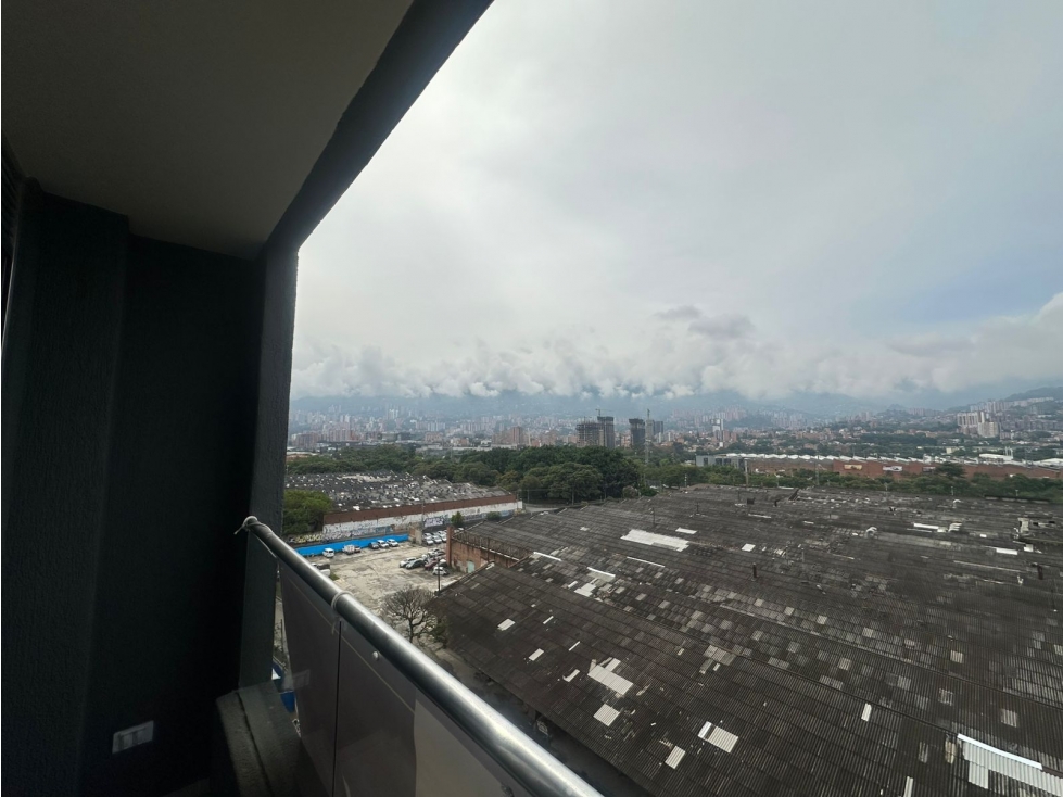 APARTAMENTO ITAGUI CERCA VIVA ENVIGADO PISO ALTO ARRENDADO PARA VENTA — foto 2