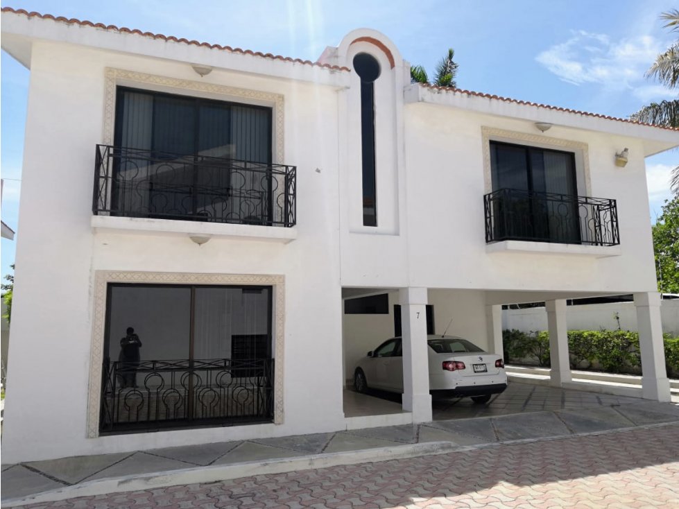 CASA EN RENTA DE 4 CUARTOS PRIV CENTRICA CARMEN - 1