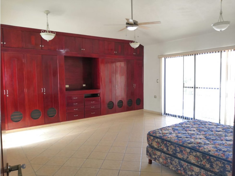 CASA EN RENTA DE 4 CUARTOS PRIV CENTRICA CARMEN - 5