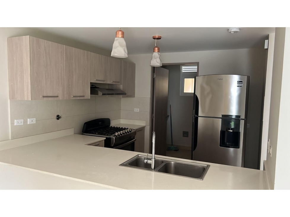 BOSQUES DEL PACIFICO | SE ALQUILA |TOWNHOME | 3 REC | 2.5 B | 2 P | LB - 3
