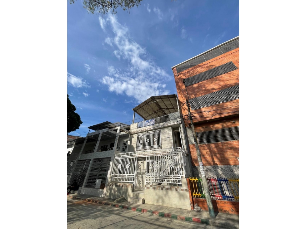 CASA EN VENTA, BARRIO ALFORSO LOPEZ, CALI