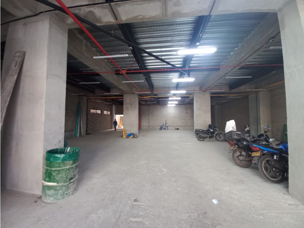 LOCAL COMERCIAL ESPECIAL PARA SUPERMERCADOS- ALMACENES - 6
