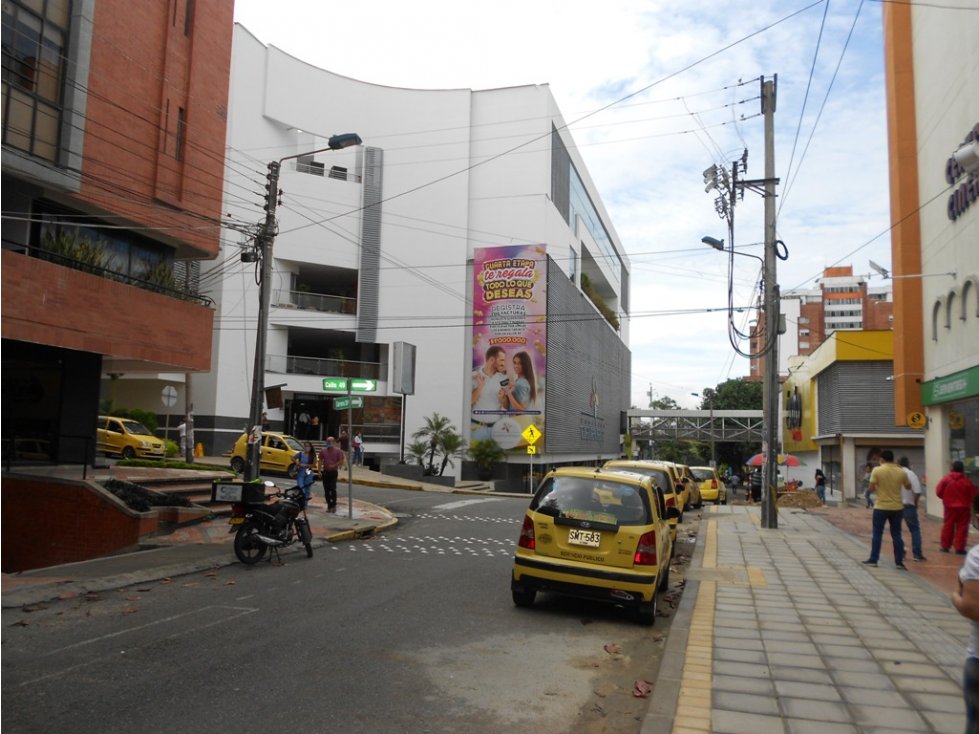 LOCAL COMERCIAL ARRIENDO CABECERA - 1
