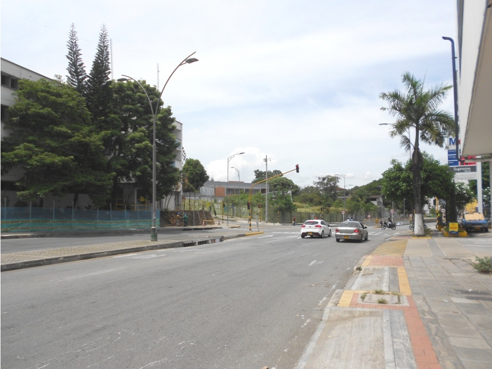 ARRIENDO CASA COMERCIAL QUEBRADASECA - 2