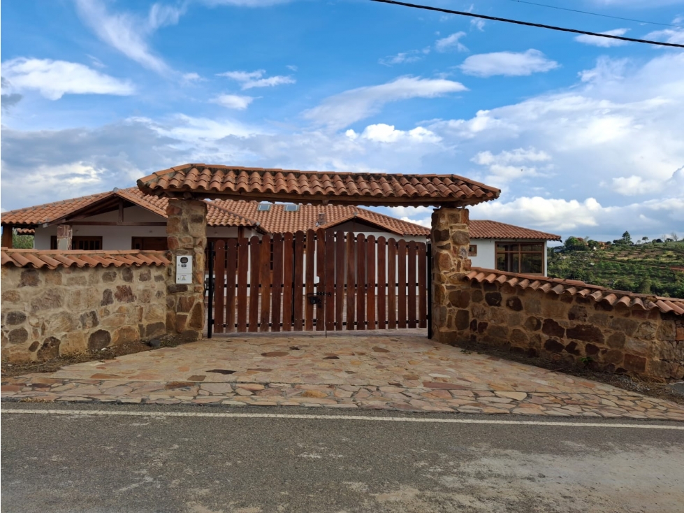 Casa Campestre en perfecto estado amoblado y a puerta cerrada - 2