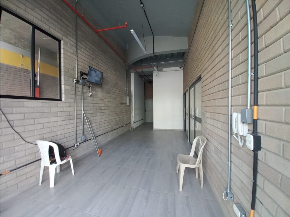 LOCAL COMERCIAL ESPECIAL PARA SUPERMERCADOS- ALMACENES - 3