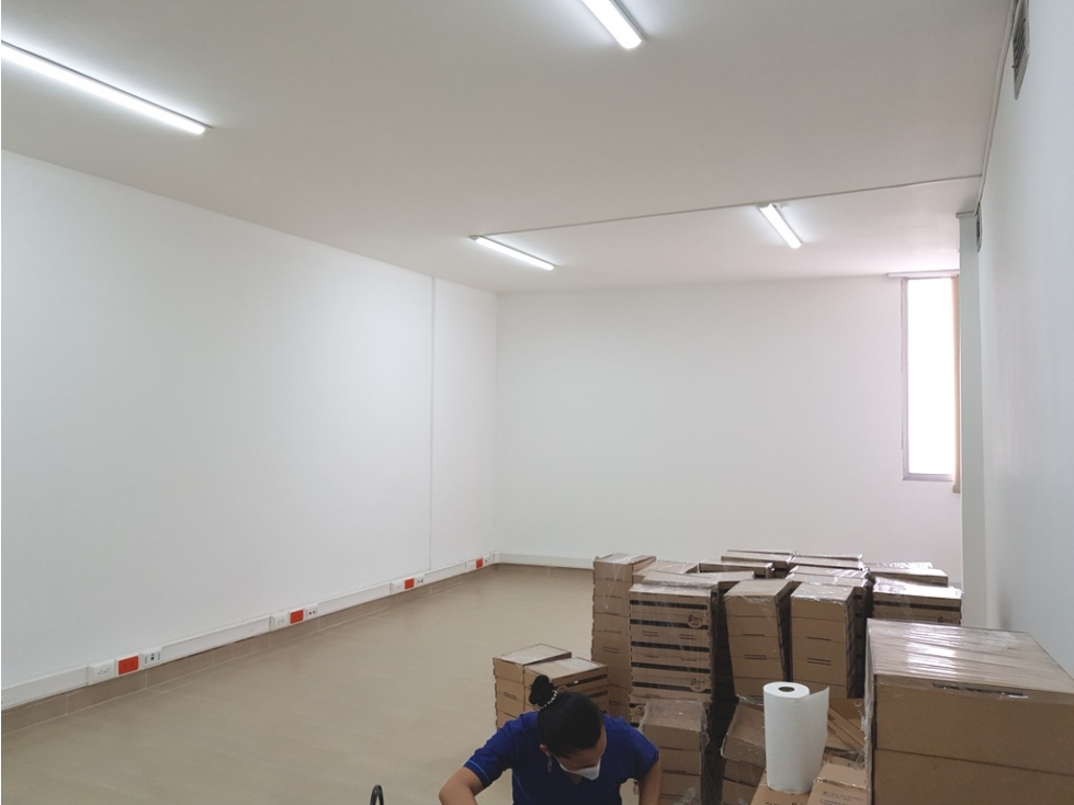 ARRIENDO CASA COMERCIAL QUEBRADASECA - 4