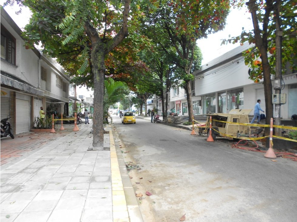 LOCAL COMERCIAL ARRIENDO CABECERA - 2
