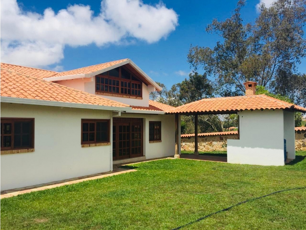 Casa Campestre en perfecto estado amoblado y a puerta cerrada - 2