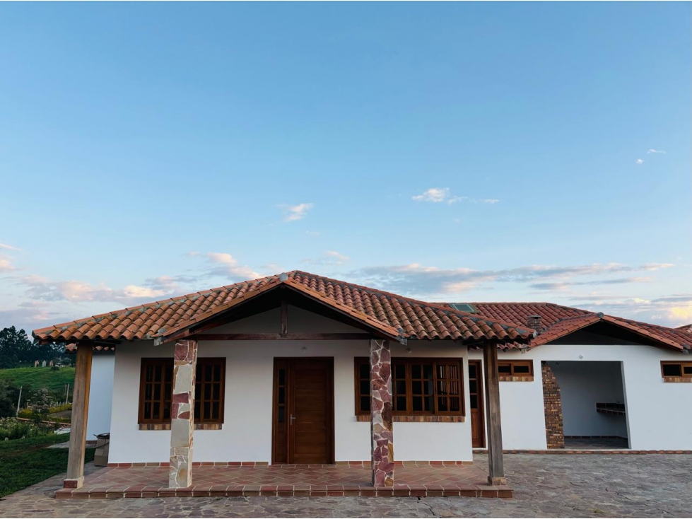 Casa Campestre en perfecto estado amoblado y a puerta cerrada - 1