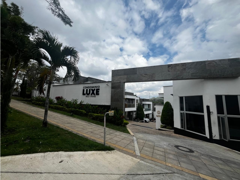 SE VENDE CASA LUXE CONDOMINIO CACIQUE