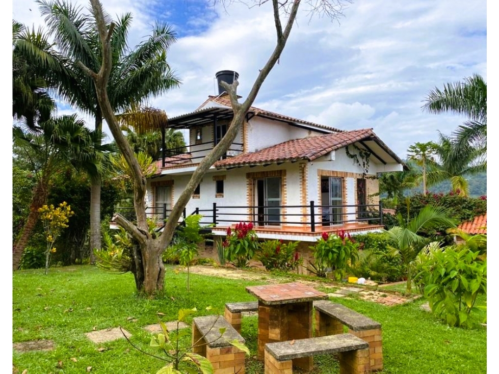 LA VEGA FINCA CON CASA CAMPESTRE EN VENTA 6560M2 - Piscina y Kiosko — foto 6