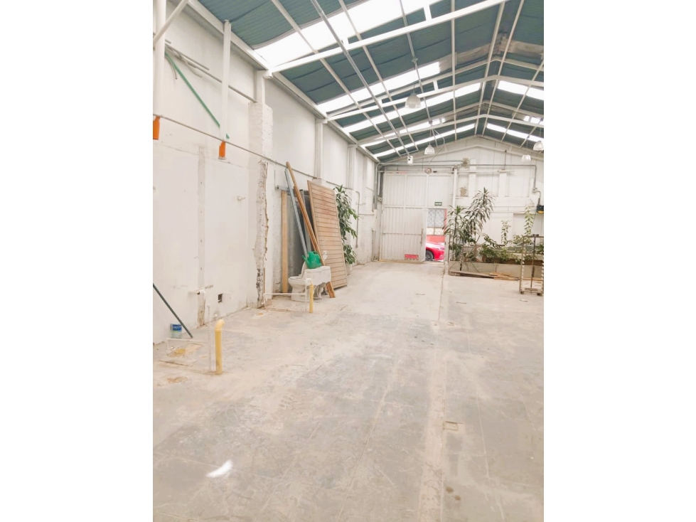 EL POLO BODEGA EN VENTA BOGOTA 256M2