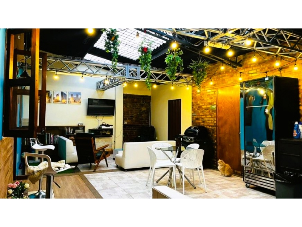 TEUSAQUILLO CASA COLIVING EN VENTA 498M2 Remodelada con terraza