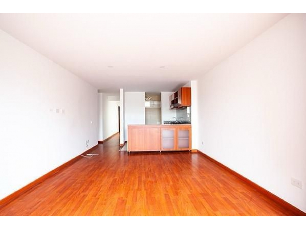 LISBOA APARTAMENTO EN VENTA 74M2 - Patio privado
