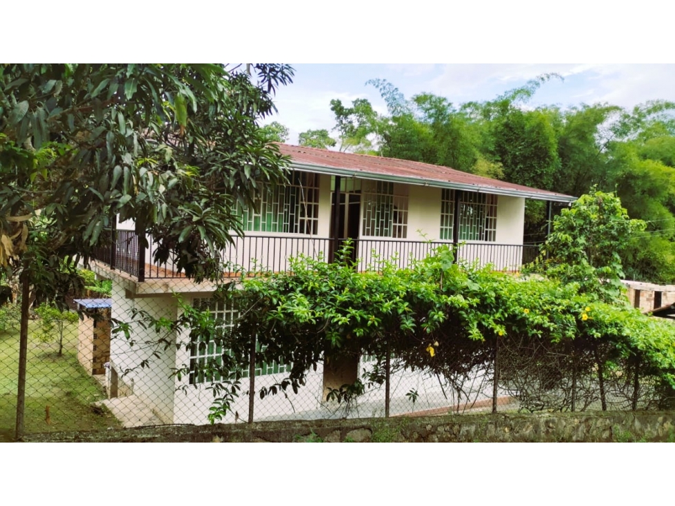 TENA FINCA EN VENTA 1050M2 - Con arboles frutales - 2